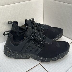 NIKE Presto Sneakers